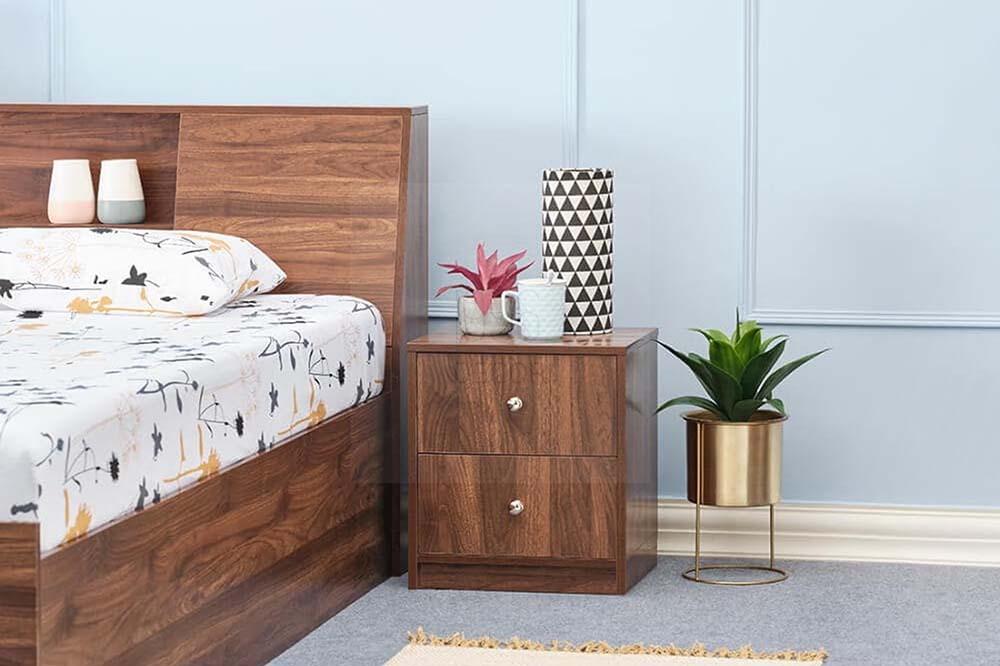 Cách trang trí tab đầu giường đẹp như khách sạn