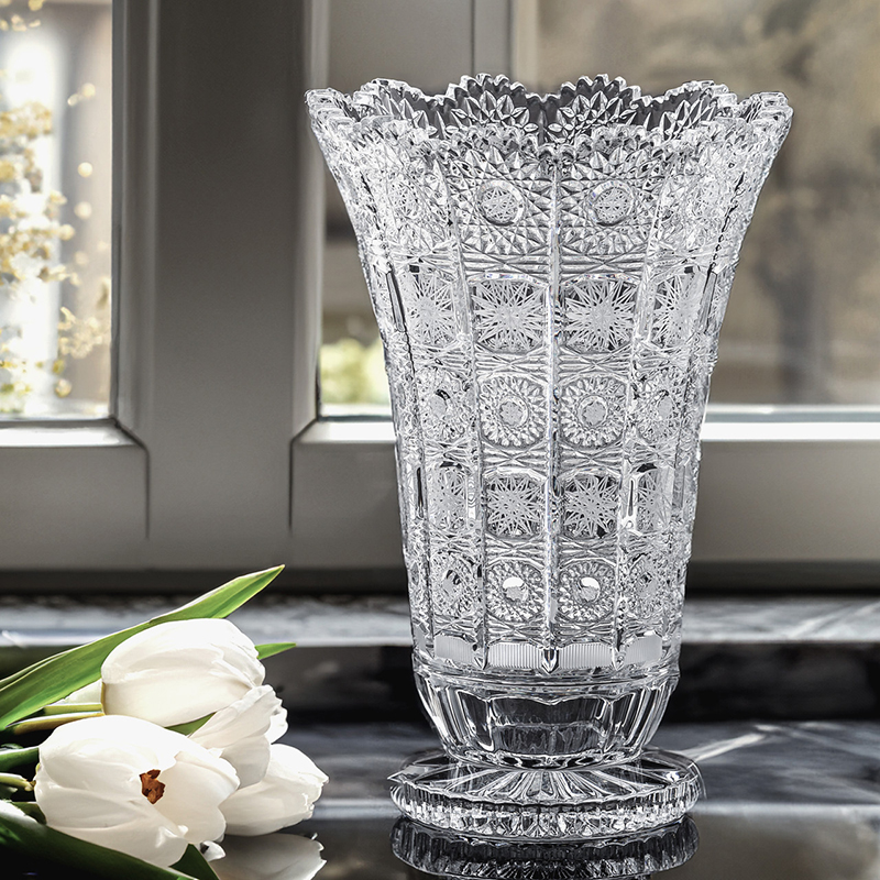 Bình hoa Bohemia Crystal: Điểm nhấn cho không gian sang trọng