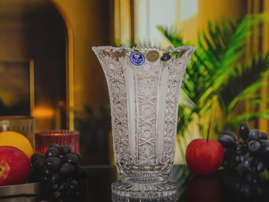 Bình hoa Bohemia Crystal: Điểm nhấn cho không gian sang trọng