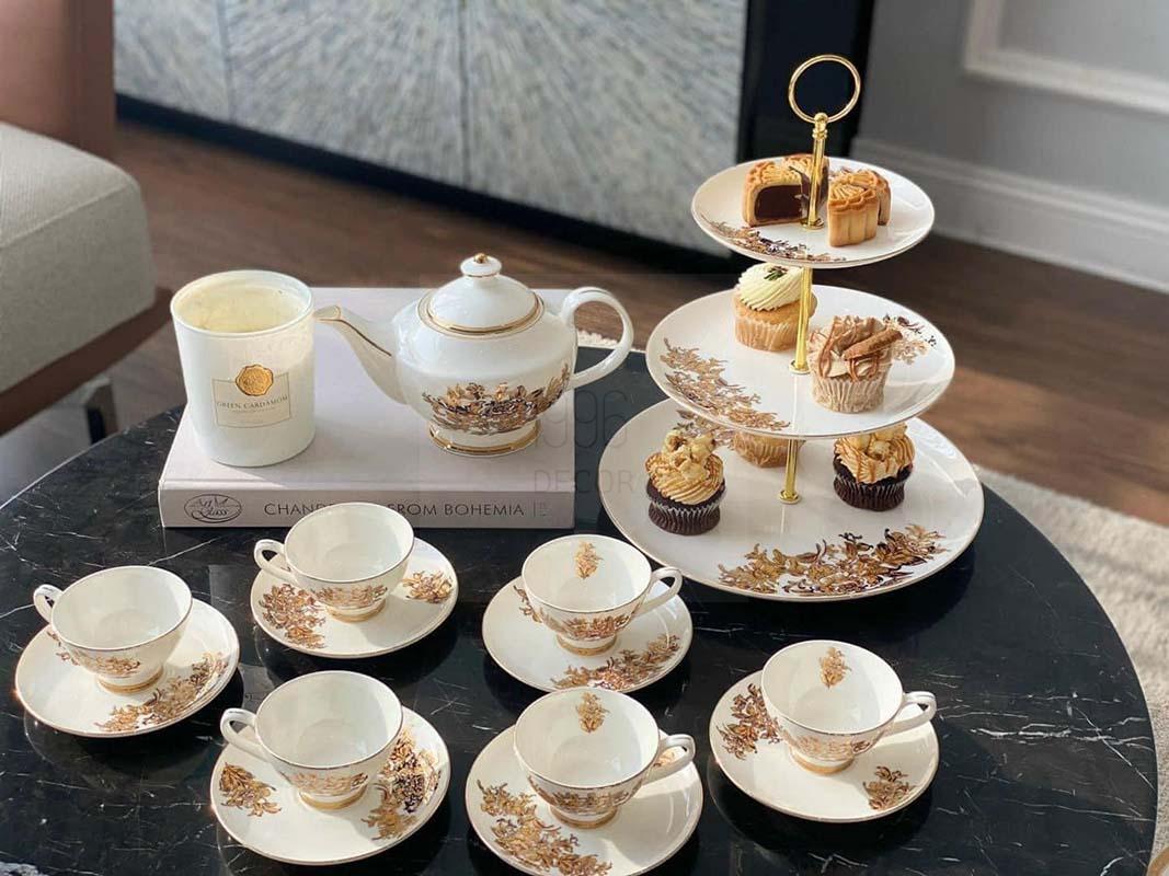 bo-am-chen-tra-va-ke-banh-su-xuong-imperial-hoa-cuc (2) Bộ ấm chén trà và kệ bánh sứ xương Imperial Hoa Cúc
