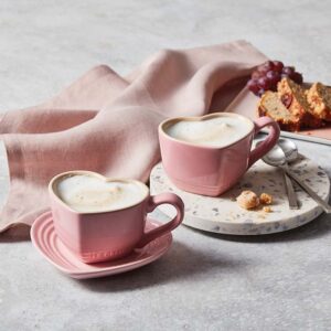 Set 4 cốc và 4 đĩa hình tim Le Creuset